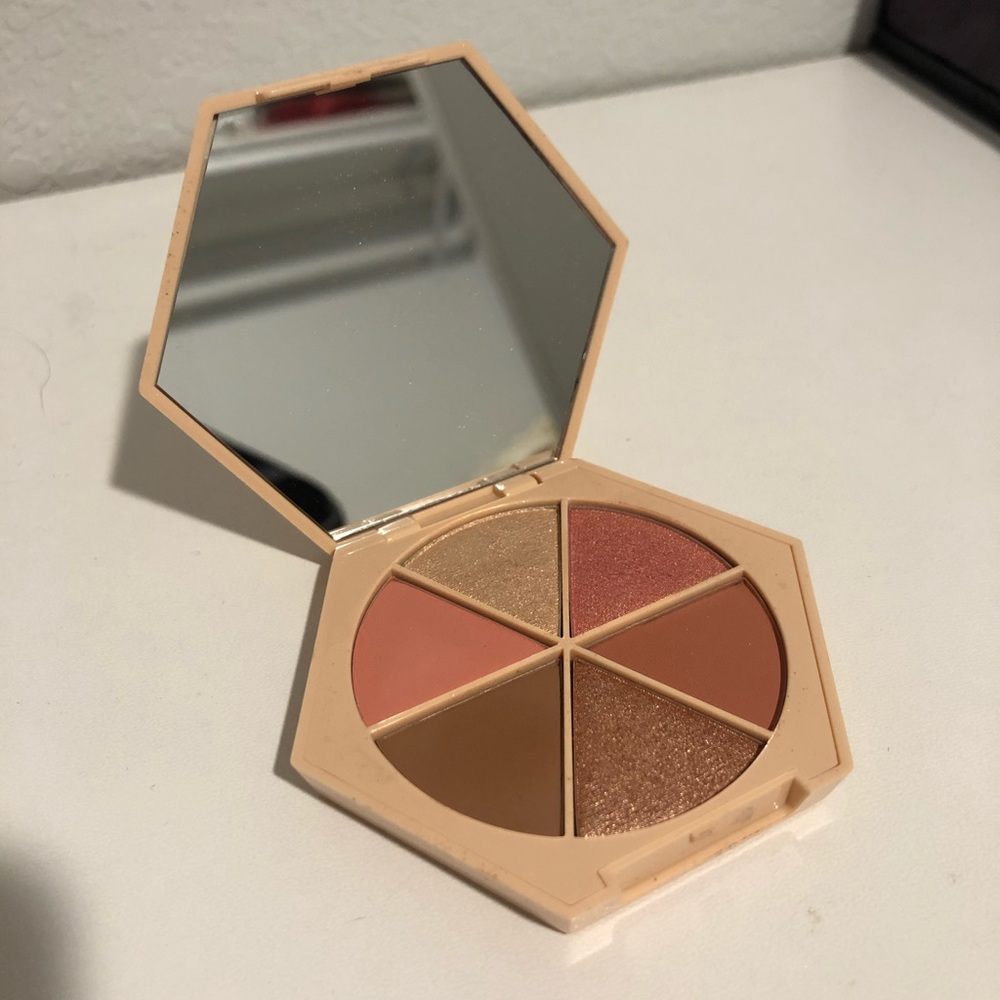 EM Cosmetics Palette Divine Skies
